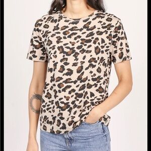 (23) Brunette the label boxy crew tshirt